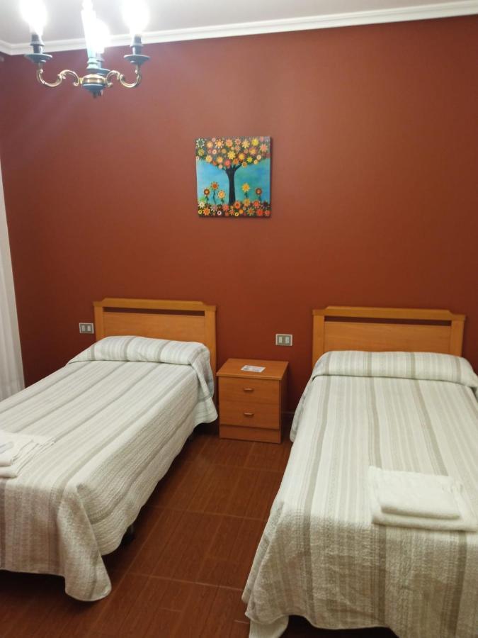 Pension Garcia Tríacastela Extérieur photo
