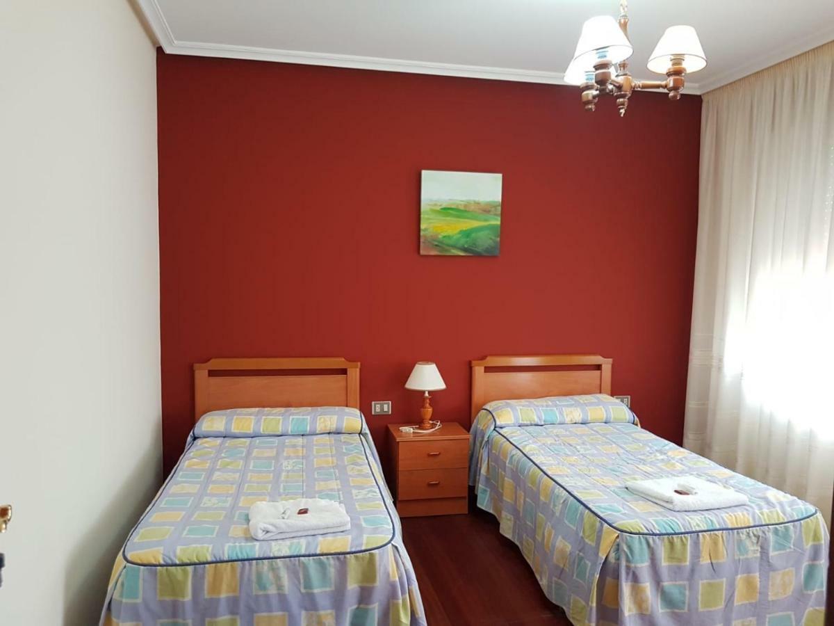 Pension Garcia Tríacastela Extérieur photo